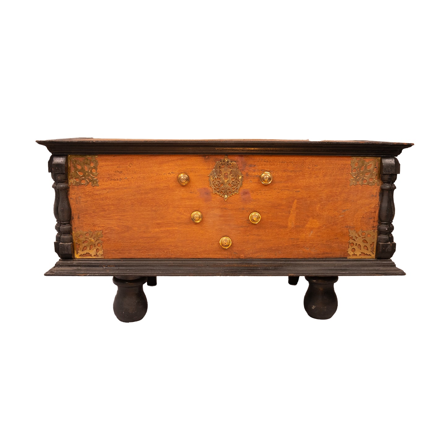 Srilankan chest